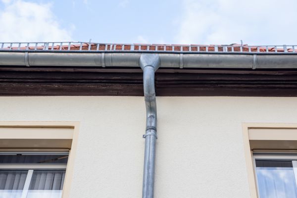 Commercial Gutter Maintenance in Glendale
