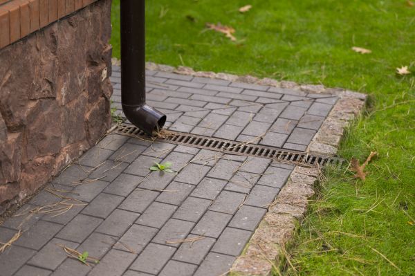 Gutter Drain Maintenance in Glendale